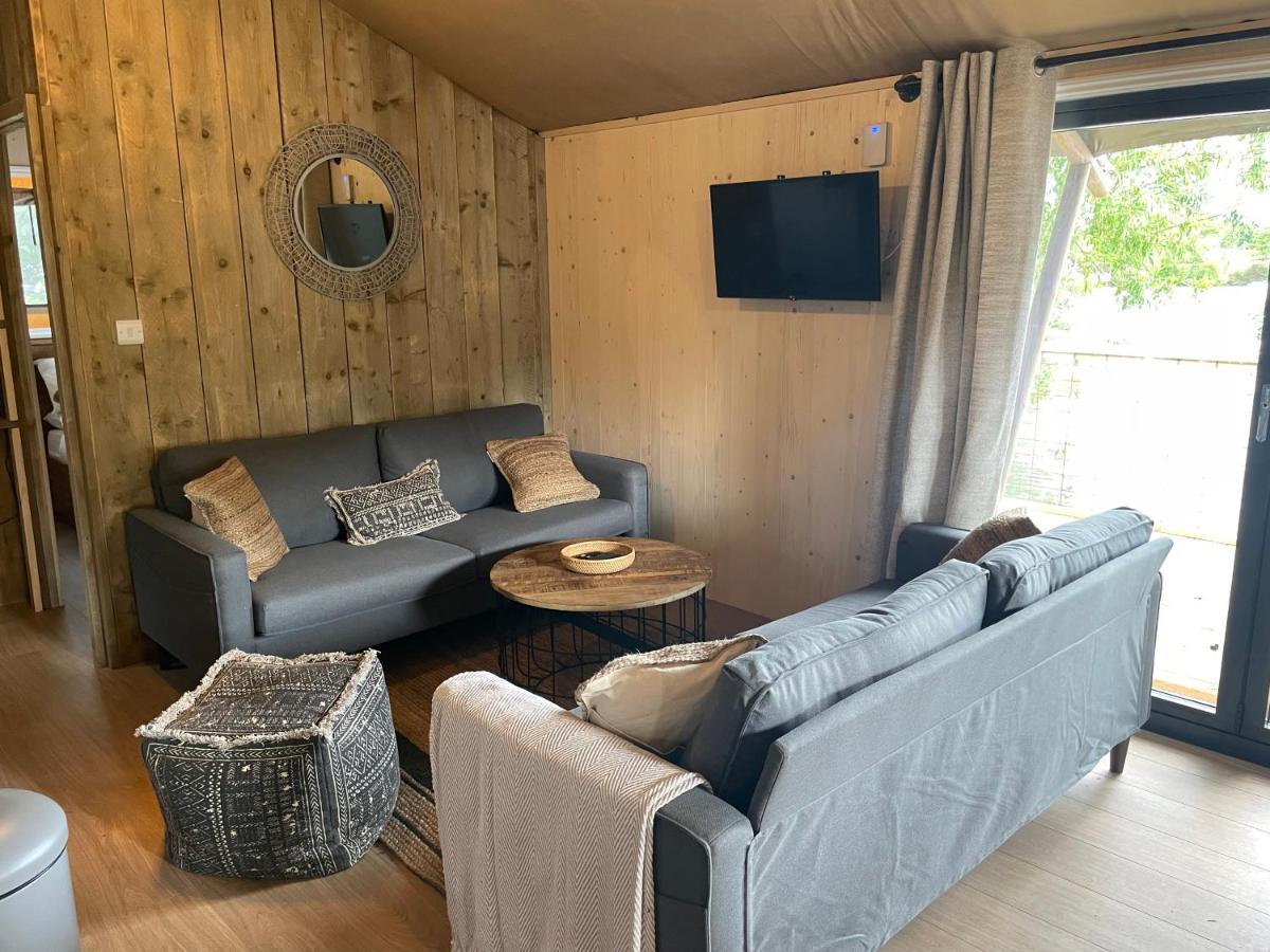 Sumners Ponds Fishery & Campsite Otel Horsham Dış mekan fotoğraf