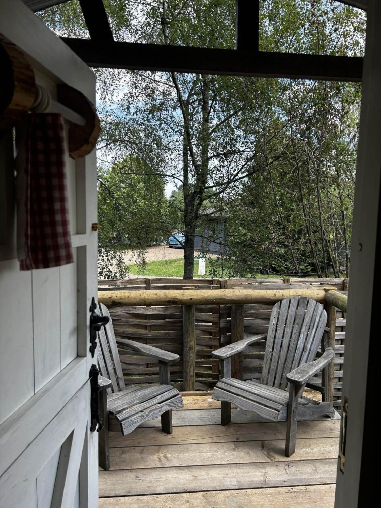 Sumners Ponds Fishery & Campsite Otel Horsham Dış mekan fotoğraf